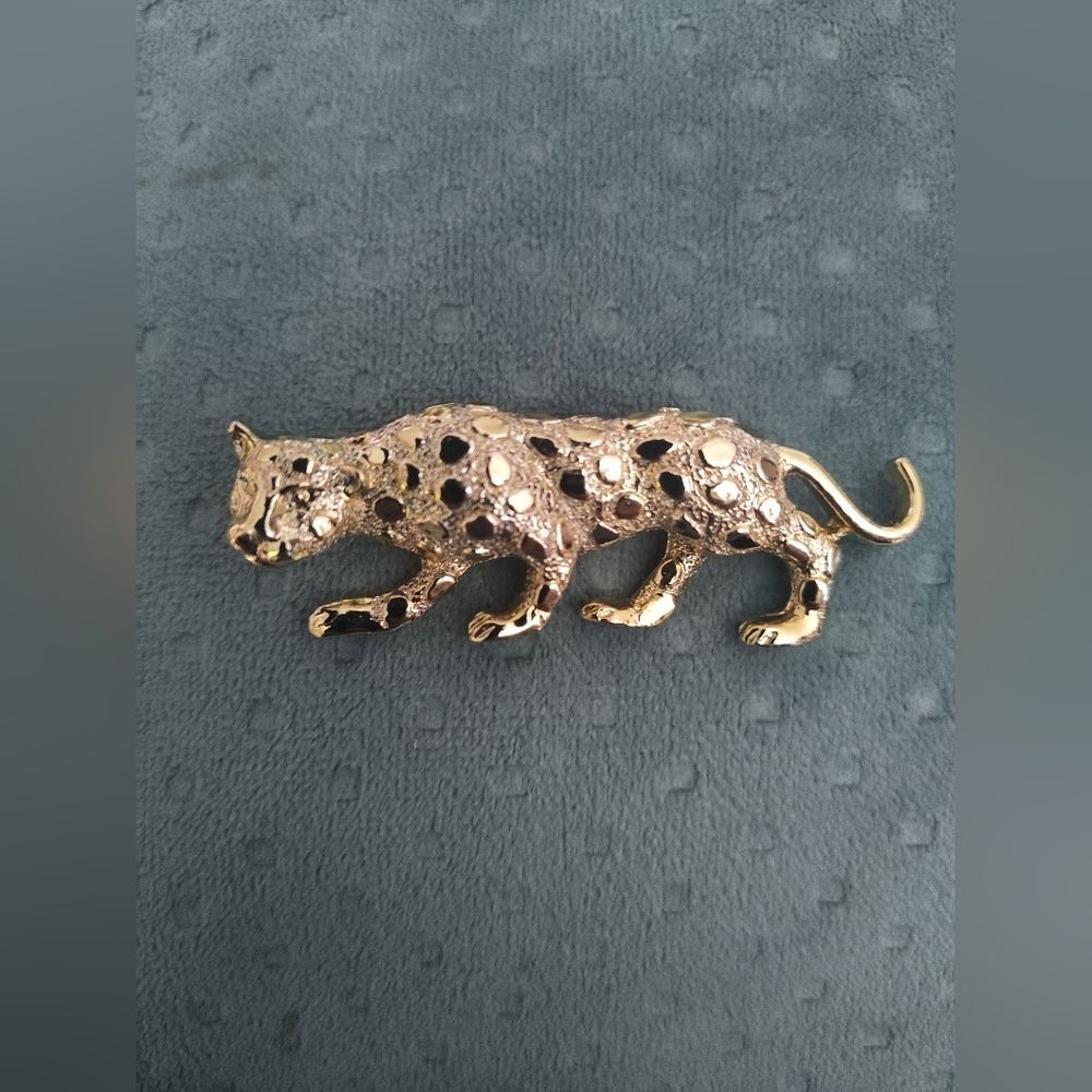 Vintage Gerry's Branded Jaguar Cat Brooch